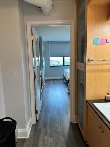 2333 Brickell Ave 2116, Miami, FL 33129