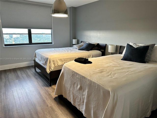 2333 Brickell Ave 2116, Miami, FL 33129