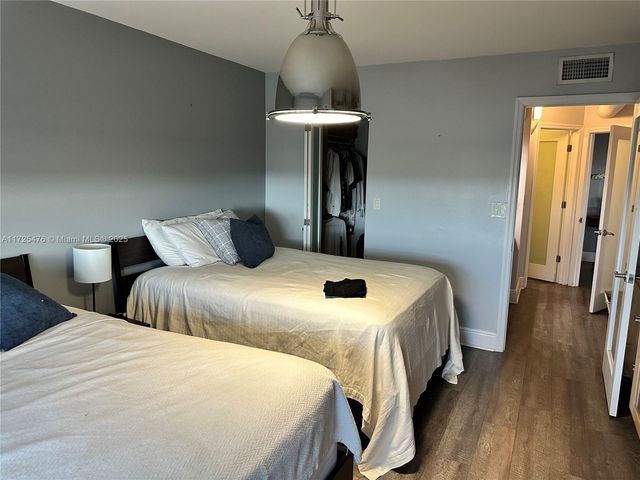 2333 Brickell Ave 2116, Miami, FL 33129