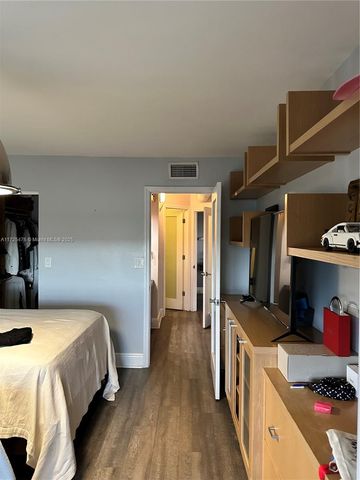 2333 Brickell Ave 2116, Miami, FL 33129