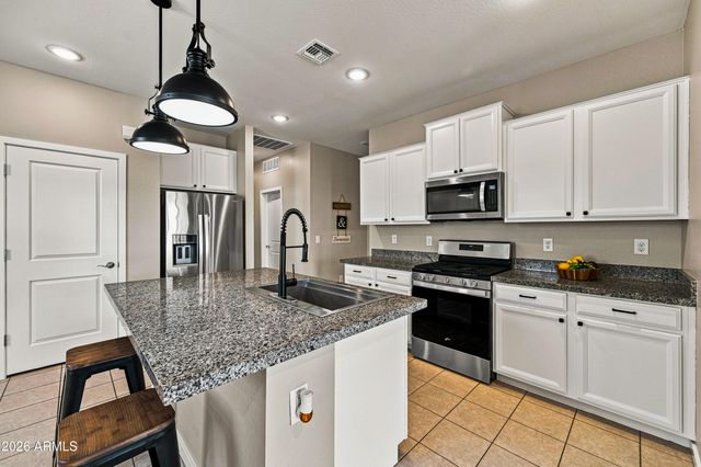 3806 E ARCHER Drive, San Tan Valley, AZ 85140