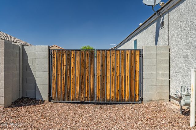 3806 E ARCHER Drive, San Tan Valley, AZ 85140