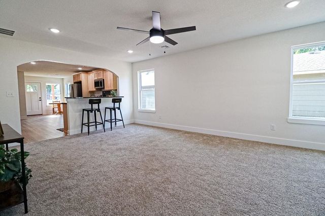 711 N Washington, El Dorado, KS 67042