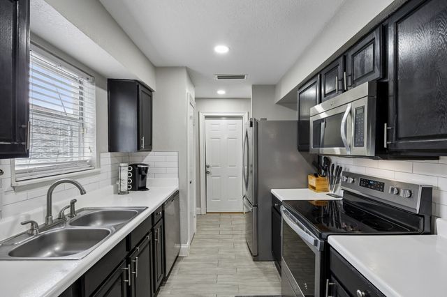 434 Stonehenge Drive, Arlington, TX 76014