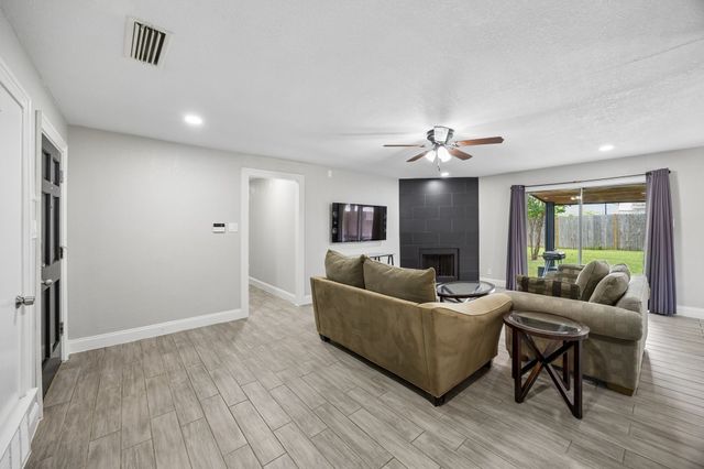 434 Stonehenge Drive, Arlington, TX 76014