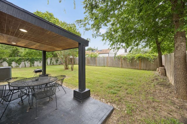 434 Stonehenge Drive, Arlington, TX 76014