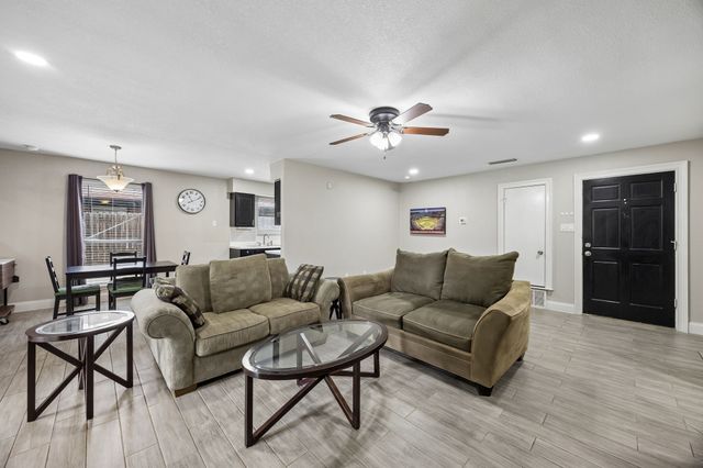 434 Stonehenge Drive, Arlington, TX 76014