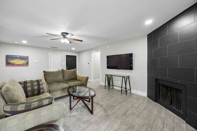 434 Stonehenge Drive, Arlington, TX 76014