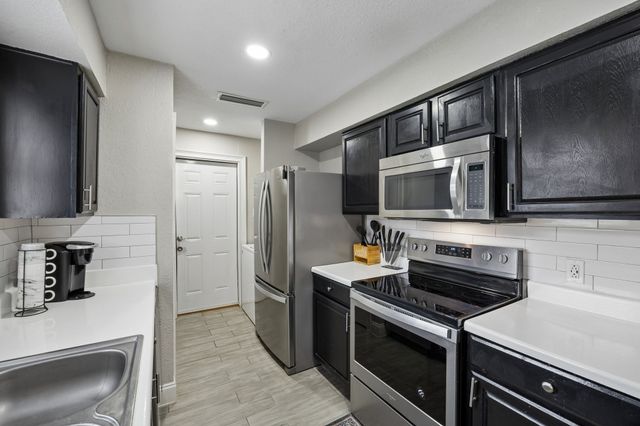 434 Stonehenge Drive, Arlington, TX 76014