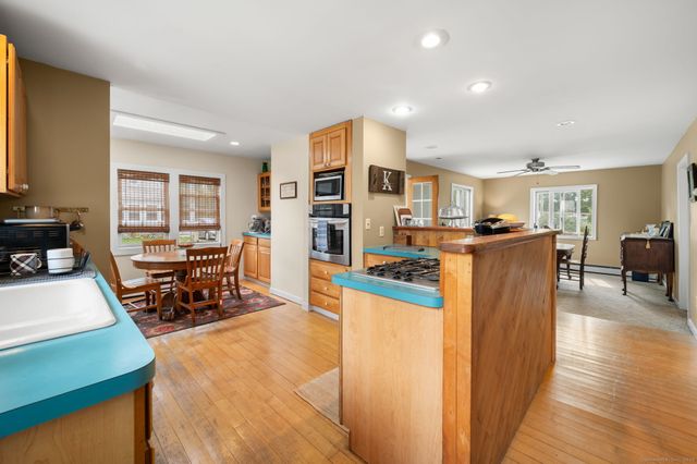 23 Central Avenue, East Lyme, CT 06357