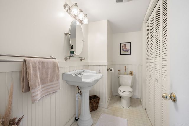 23 Central Avenue, East Lyme, CT 06357