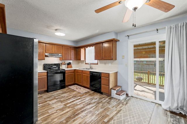 103 W Rockwood, Mulvane, KS 67110