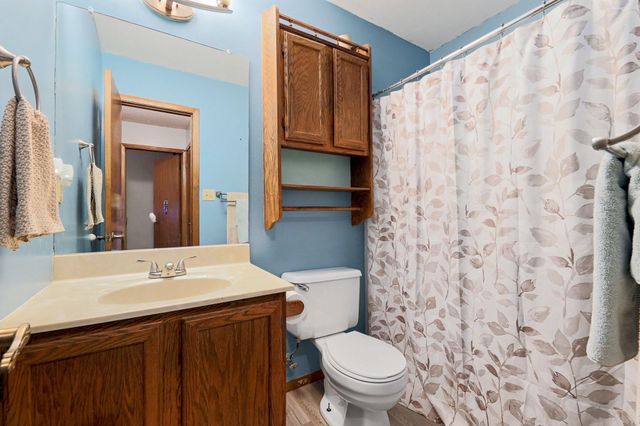 103 W Rockwood, Mulvane, KS 67110