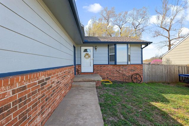 103 W Rockwood, Mulvane, KS 67110