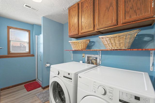 103 W Rockwood, Mulvane, KS 67110