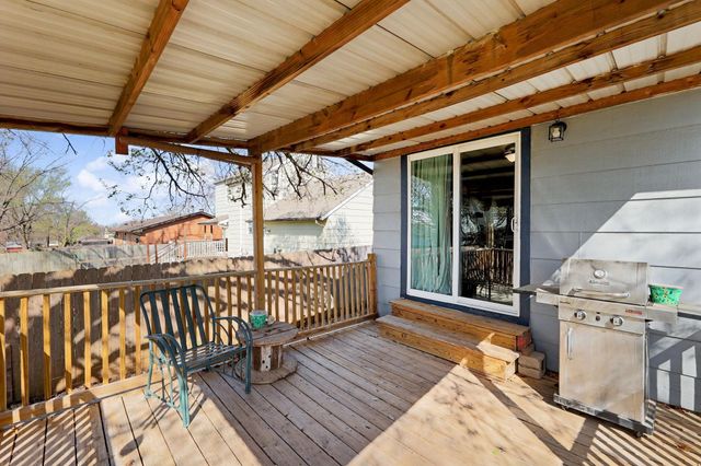 103 W Rockwood, Mulvane, KS 67110