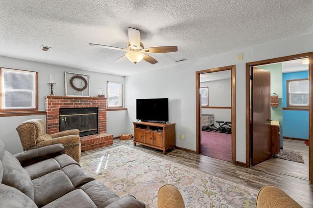 103 W Rockwood, Mulvane, KS 67110