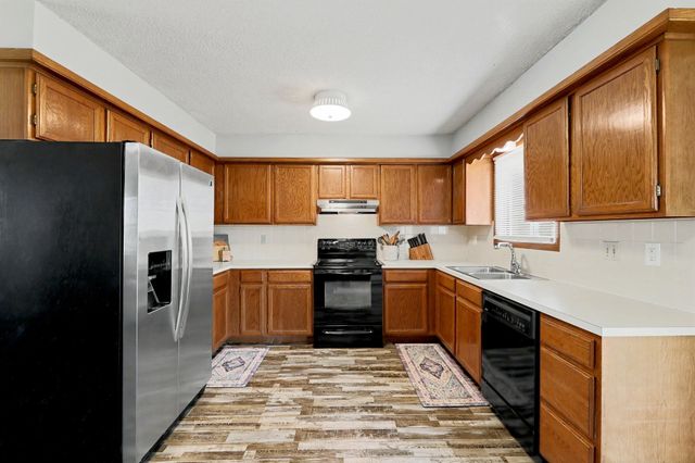 103 W Rockwood, Mulvane, KS 67110