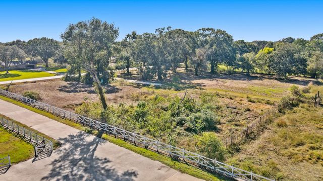 676 Evergreen Street, Fresno, TX 77545