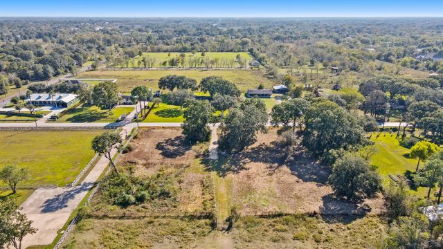 676 Evergreen Street, Fresno, TX 77545