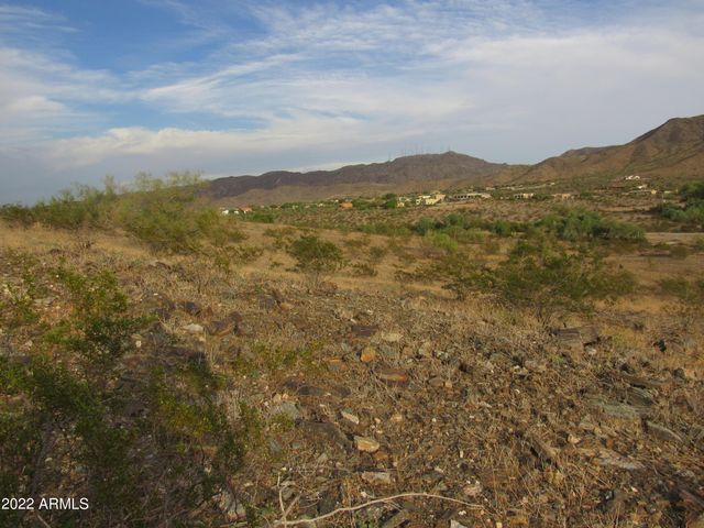 2213 W Dobbins Road A, Phoenix, AZ 85041