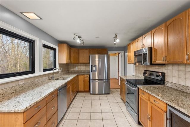 210 Parker Ave, Holden, MA 01520