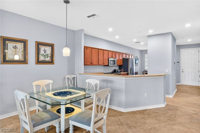 20011 Sanibel View CIR 206, Fort Myers, FL 33908