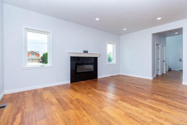 37235 Jefferson Avenue, Harrison Twp, MI 48045