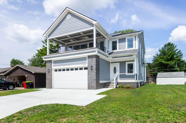 37235 Jefferson Avenue, Harrison Twp, MI 48045