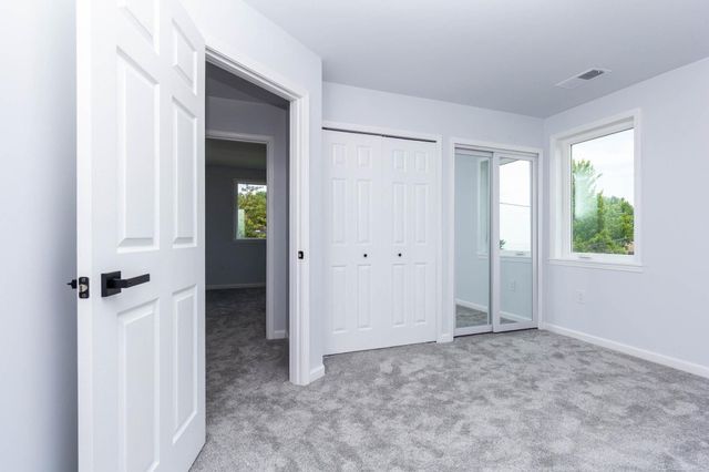 37235 Jefferson Avenue, Harrison Twp, MI 48045