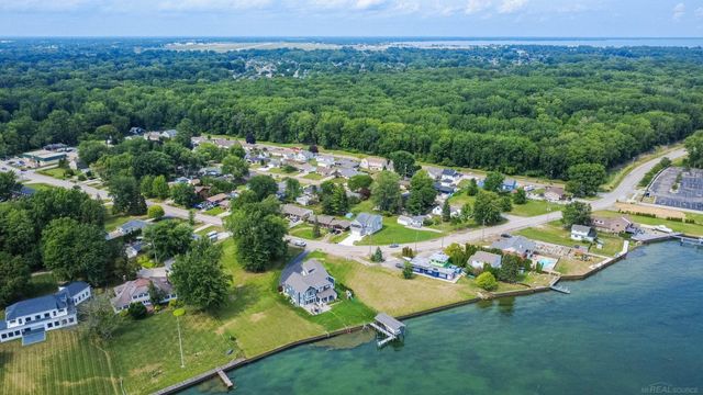 37235 Jefferson Avenue, Harrison Twp, MI 48045