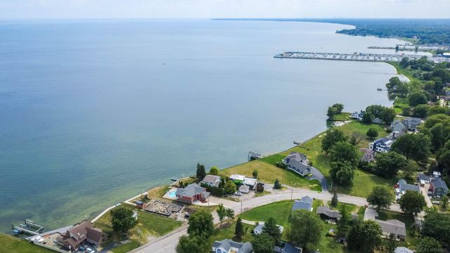 37235 Jefferson Avenue, Harrison Twp, MI 48045