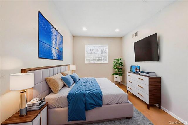 126 Mermaid Lane, Bronx, NY 10473