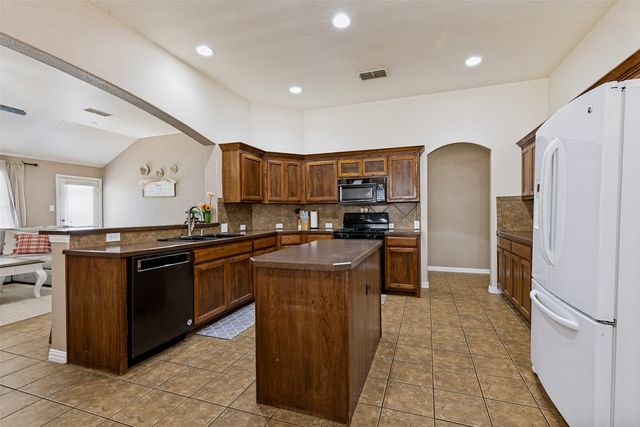 6961 Big Wichita Drive, Fort Worth, TX 76179