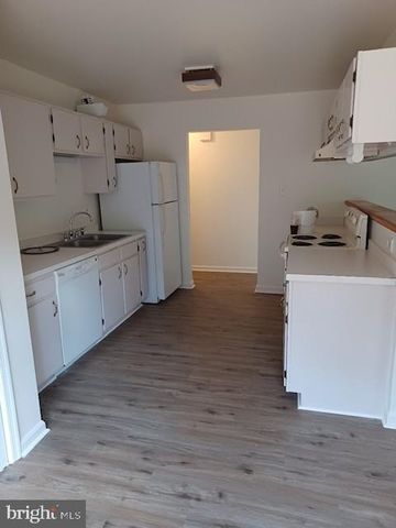 7204 SUNRISE CT, Warrenton, VA 20187