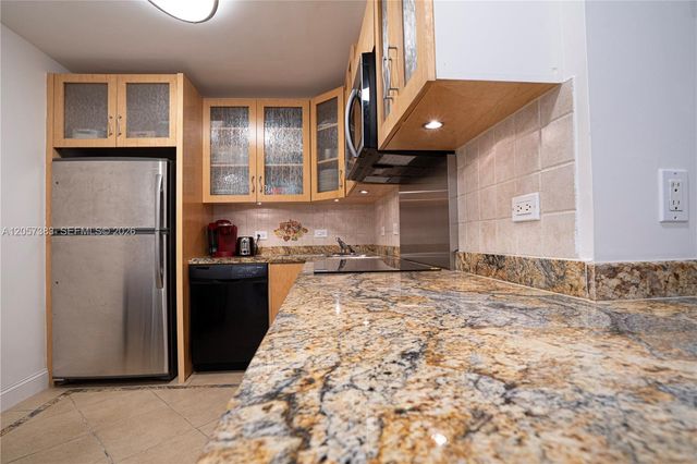2500 Parkview Drive 616, Hallandale Beach, FL 33009