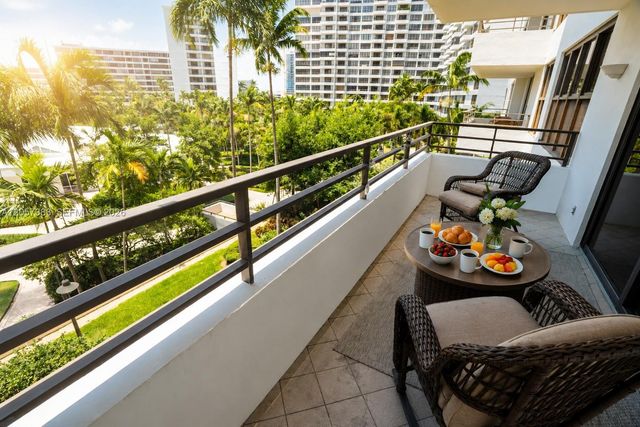 2500 Parkview Drive 616, Hallandale Beach, FL 33009