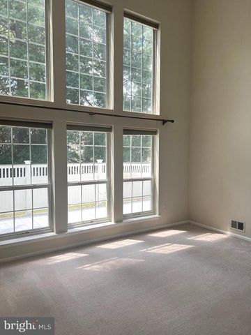 301 DEER RUN CT, Pennington, NJ 08534