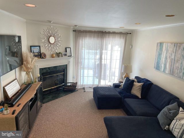 301 DEER RUN CT, Pennington, NJ 08534