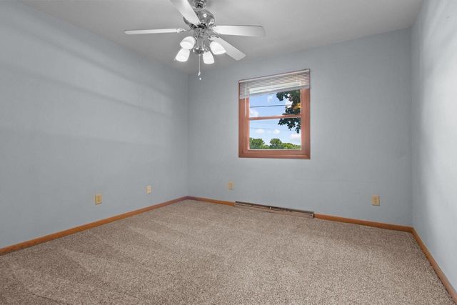 5730 W SANDRA DRIVE, Appleton, WI 54913