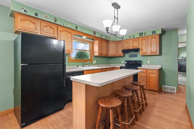 5730 W SANDRA DRIVE, Appleton, WI 54913