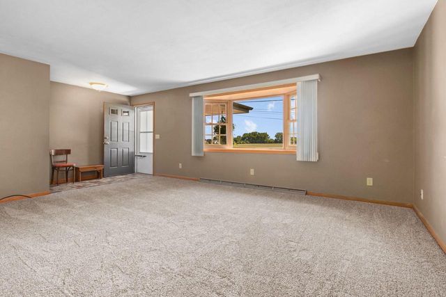 5730 W SANDRA DRIVE, Appleton, WI 54913