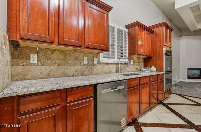 6252 Franklin Hawk Avenue, El Paso, TX 79912