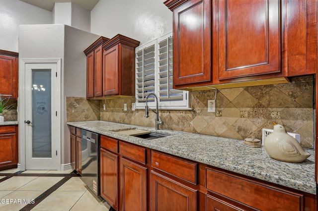 6252 Franklin Hawk Avenue, El Paso, TX 79912