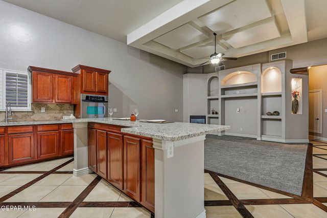 6252 Franklin Hawk Avenue, El Paso, TX 79912