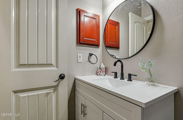 6252 Franklin Hawk Avenue, El Paso, TX 79912