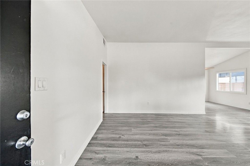 18707 Lull, Reseda, CA 91335 — photo 3