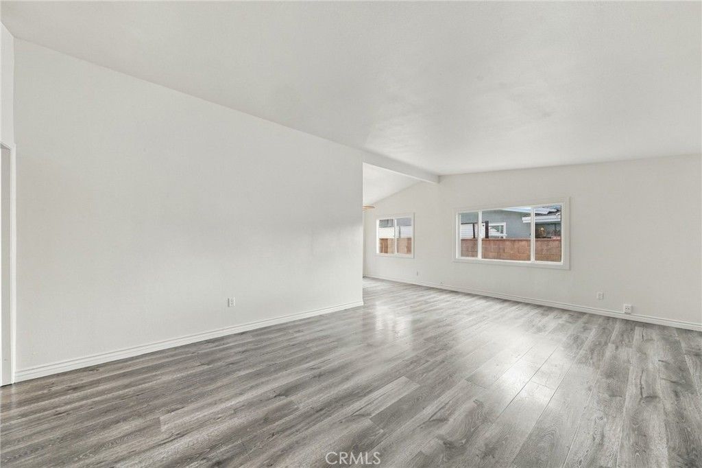 18707 Lull, Reseda, CA 91335 — photo 4