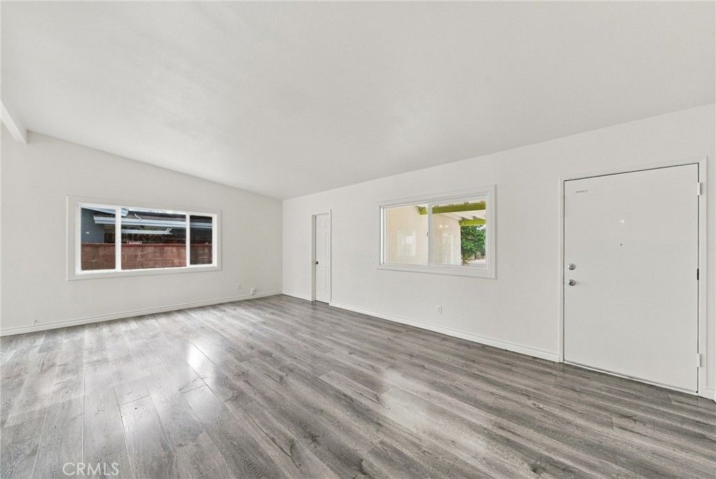18707 Lull, Reseda, CA 91335 — photo 5