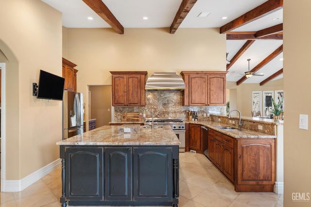 7919 Scarlet Maple Court, Bakersfield, CA 93308